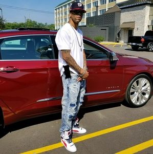 Meet your Posher, Raymond